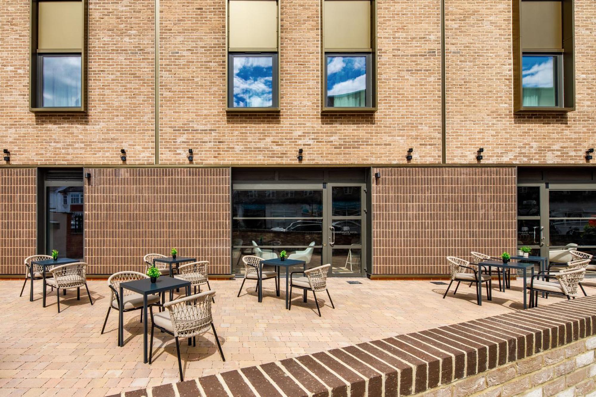 Southgate Hotel London East Barnet Exteriör bild